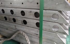 不锈钢无缝方管三维激光切割