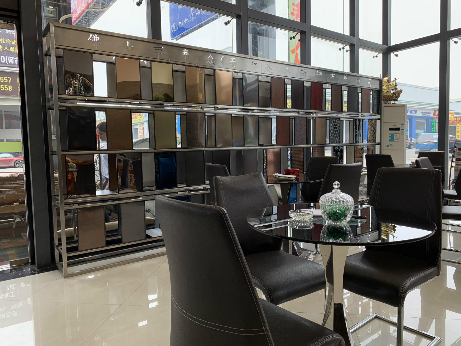 力源A门市展厅实景